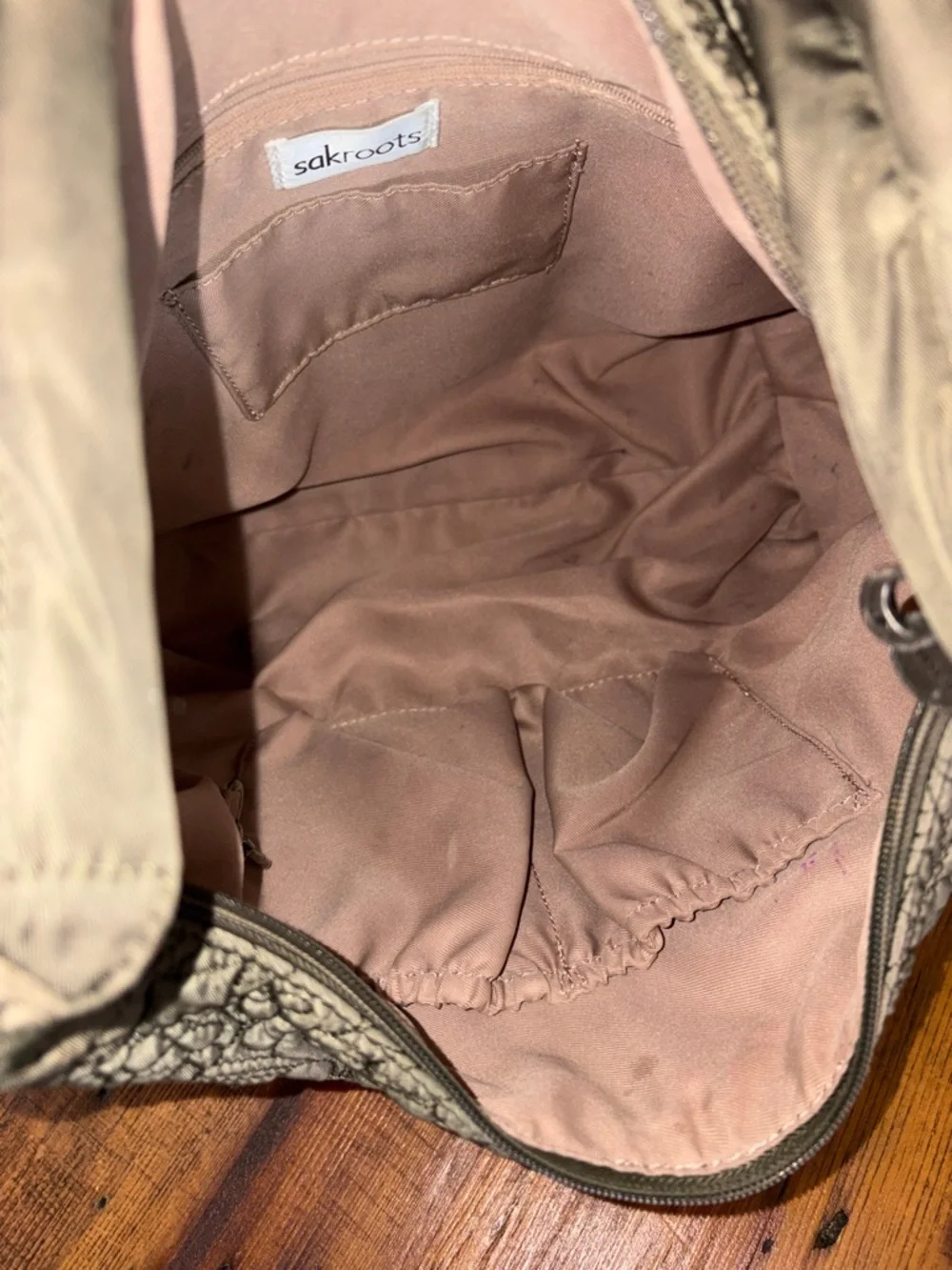 Sakroots Atlas Hobo Shoulder Bag Olive Quilted Travel Full Zip